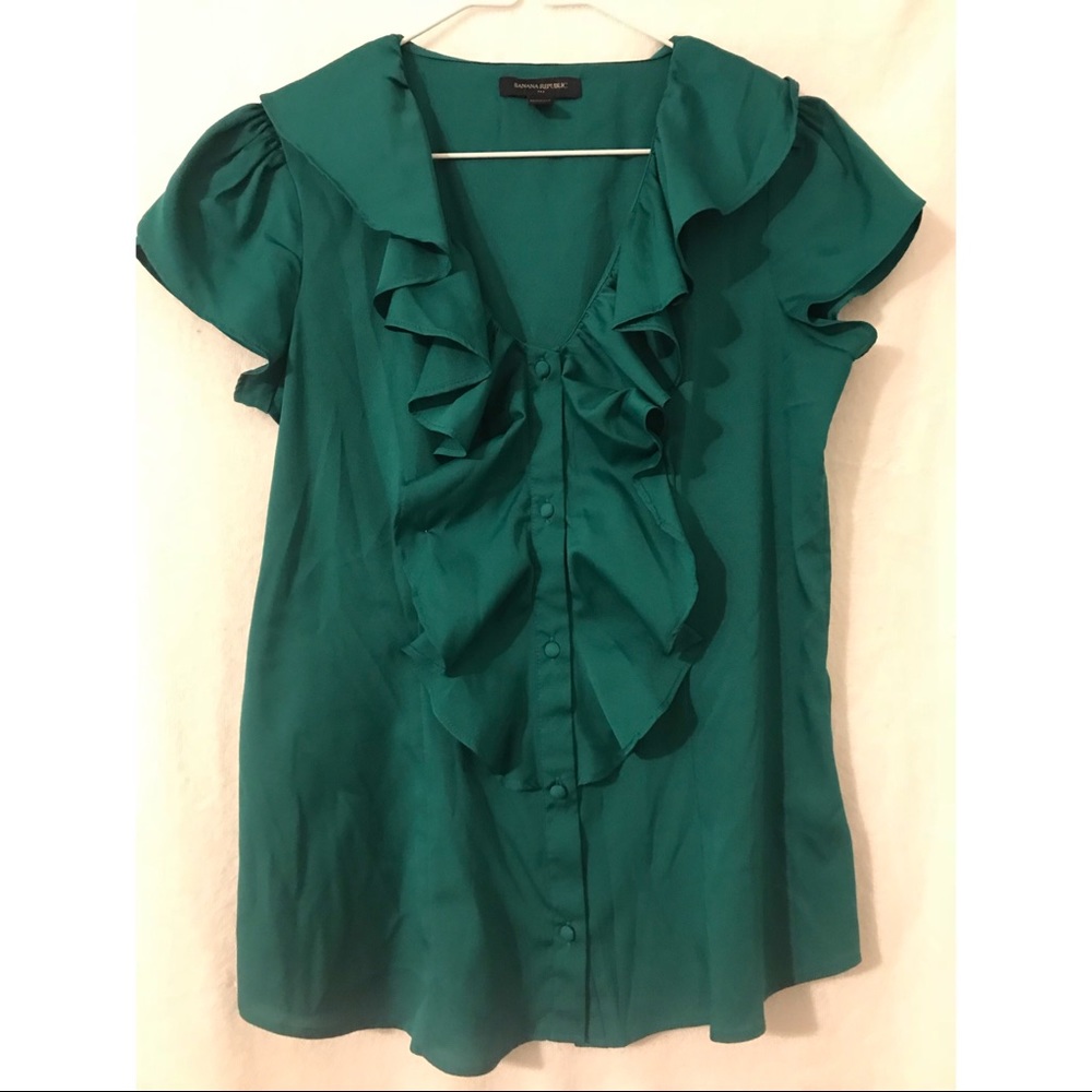 Beautiful Banana Republic blouse